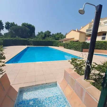 Cogtrop - De Charme Avec Jardinet Privatif Dans Avec Piscine Au Coeur Du Golfe De Saint-tropez Daire Cogolin