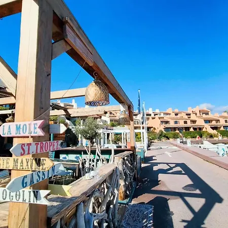 Cogtrop - De Charme Avec Jardinet Privatif Dans Avec Piscine Au Coeur Du Golfe De Saint-tropez Apartment