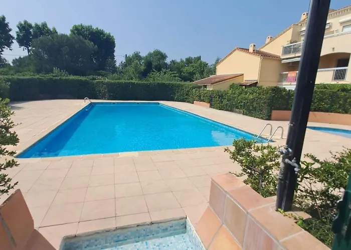 Cogtrop - De Charme Avec Jardinet Privatif Dans Résidence Avec Piscine Au Cœur Du Golfe De Saint-tropez Appartement Cogolin