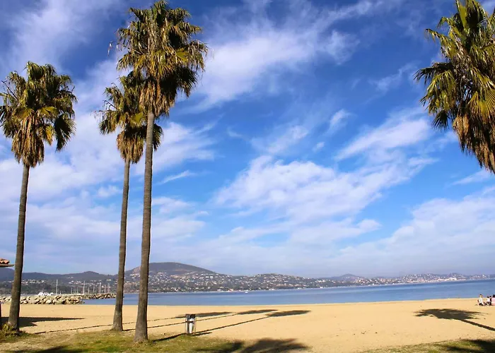 Cogtrop - De Charme Avec Jardinet Privatif Dans Résidence Avec Piscine Au Cœur Du Golfe De Saint-tropez * Cogolin
